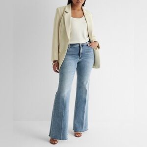 NWT Express 70s Flare Midrise Jeans. Size 10 S.